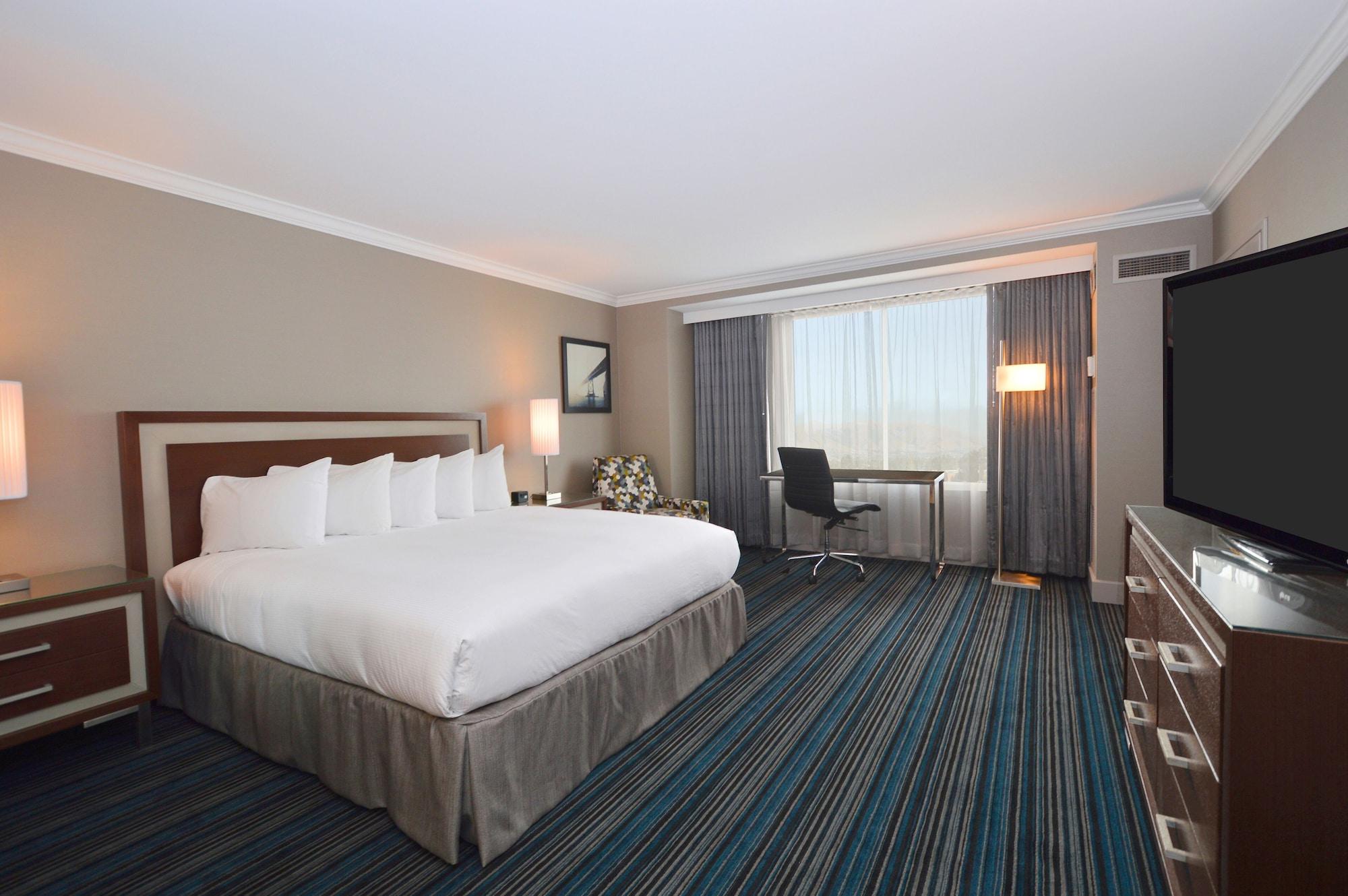Doubletree By Hilton Newark-Fremont Hotel Екстериор снимка