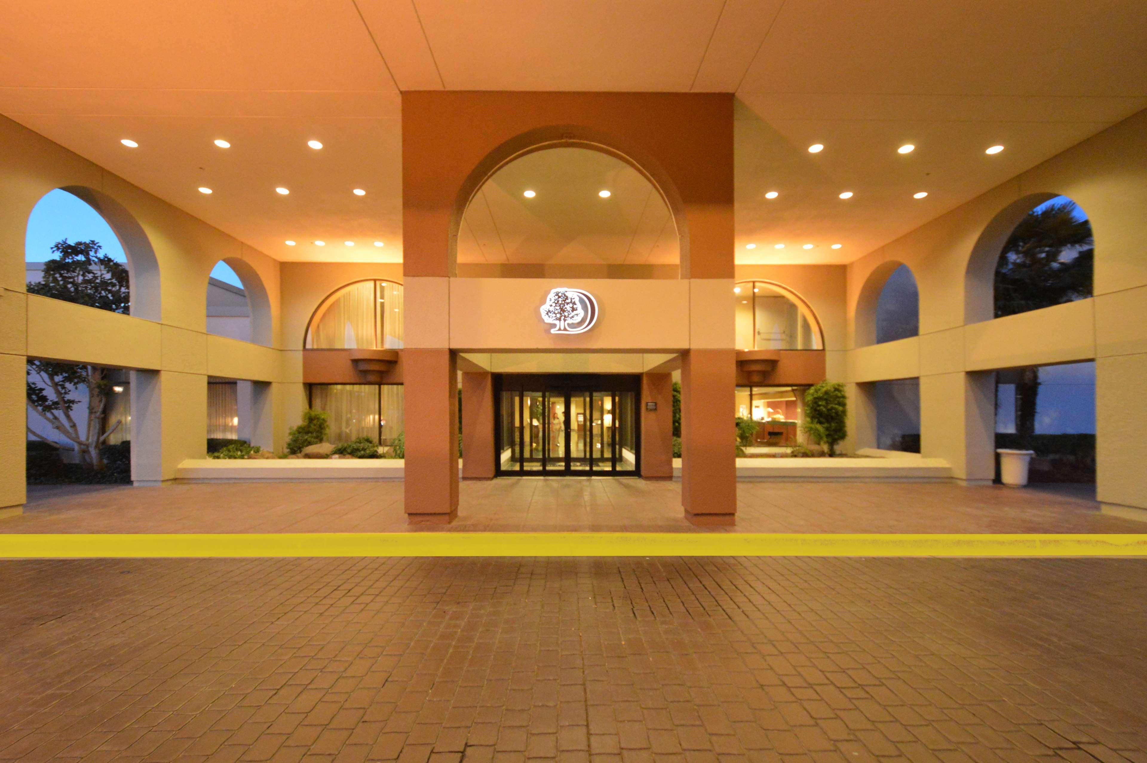 Doubletree By Hilton Newark-Fremont Hotel Екстериор снимка
