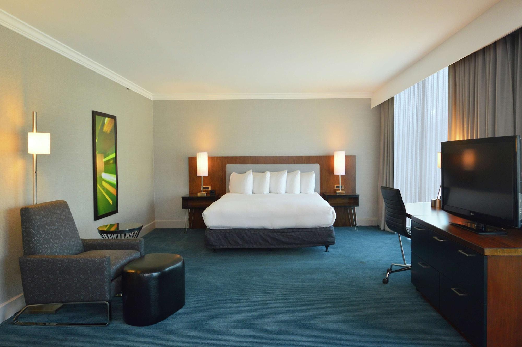 Doubletree By Hilton Newark-Fremont Hotel Екстериор снимка