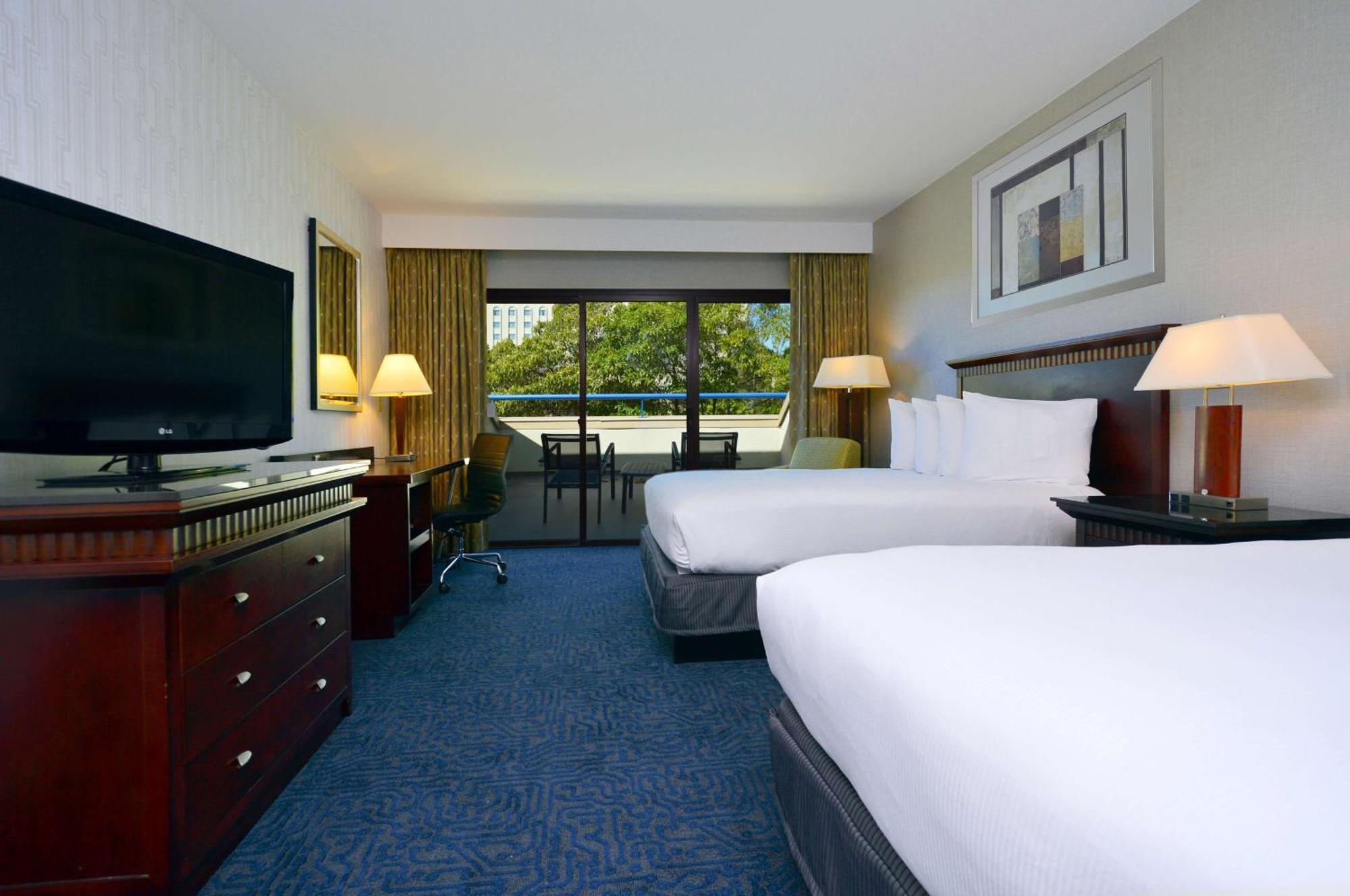Doubletree By Hilton Newark-Fremont Hotel Екстериор снимка
