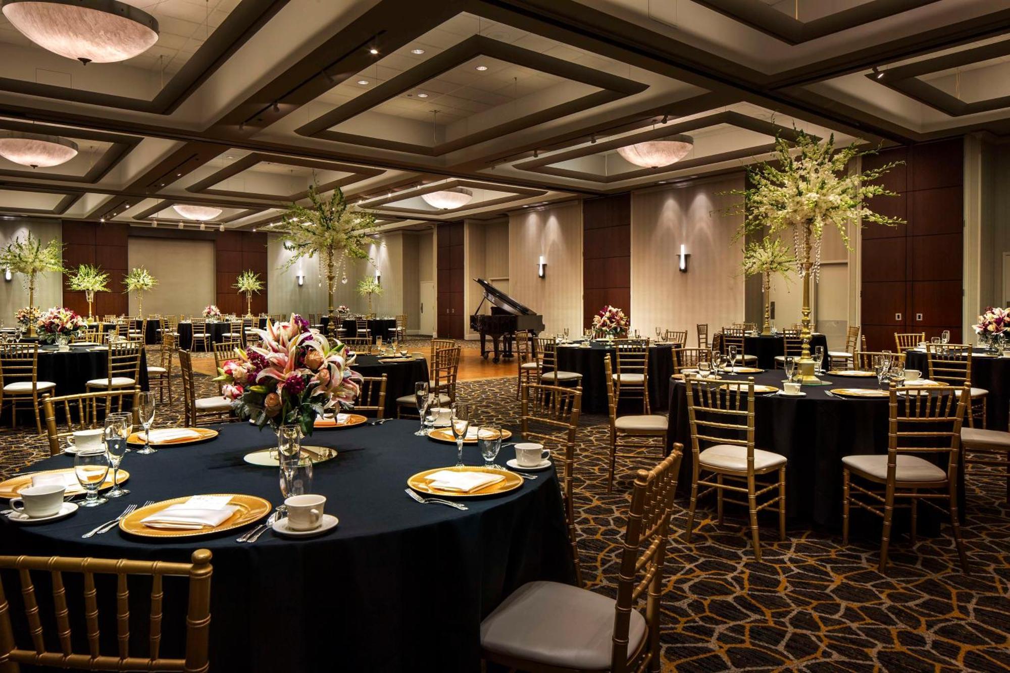 Doubletree By Hilton Newark-Fremont Hotel Екстериор снимка