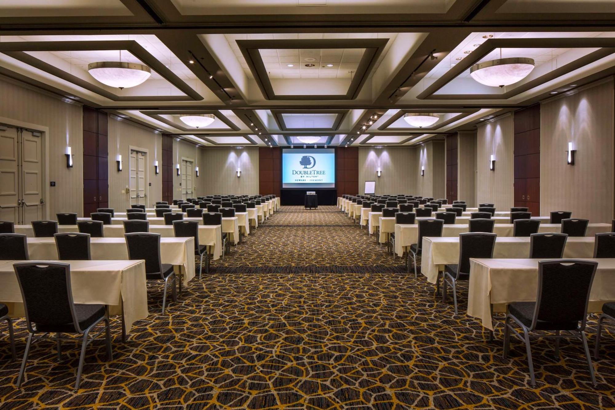 Doubletree By Hilton Newark-Fremont Hotel Екстериор снимка