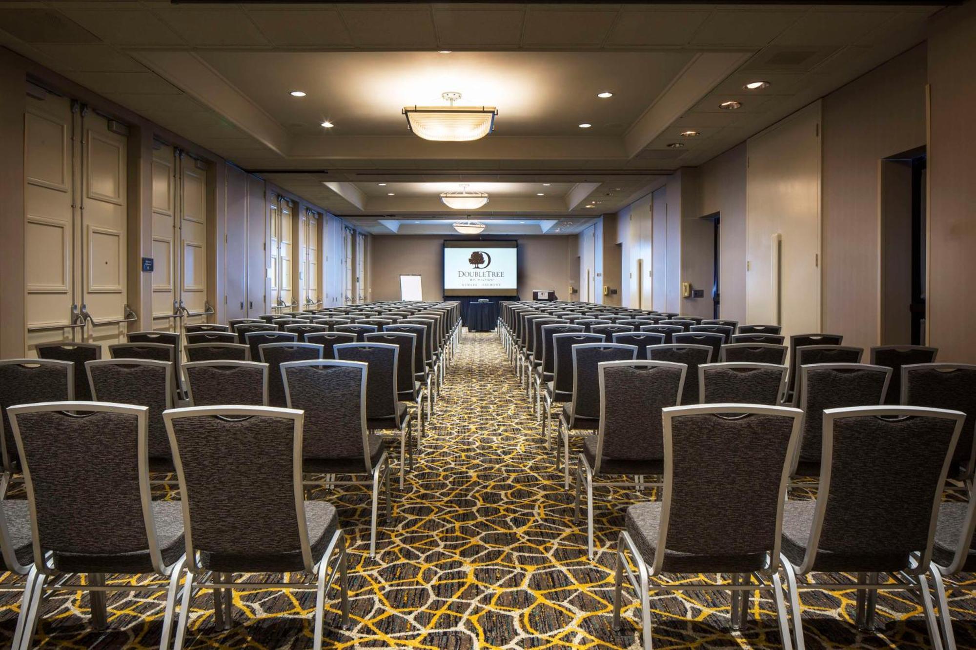 Doubletree By Hilton Newark-Fremont Hotel Екстериор снимка