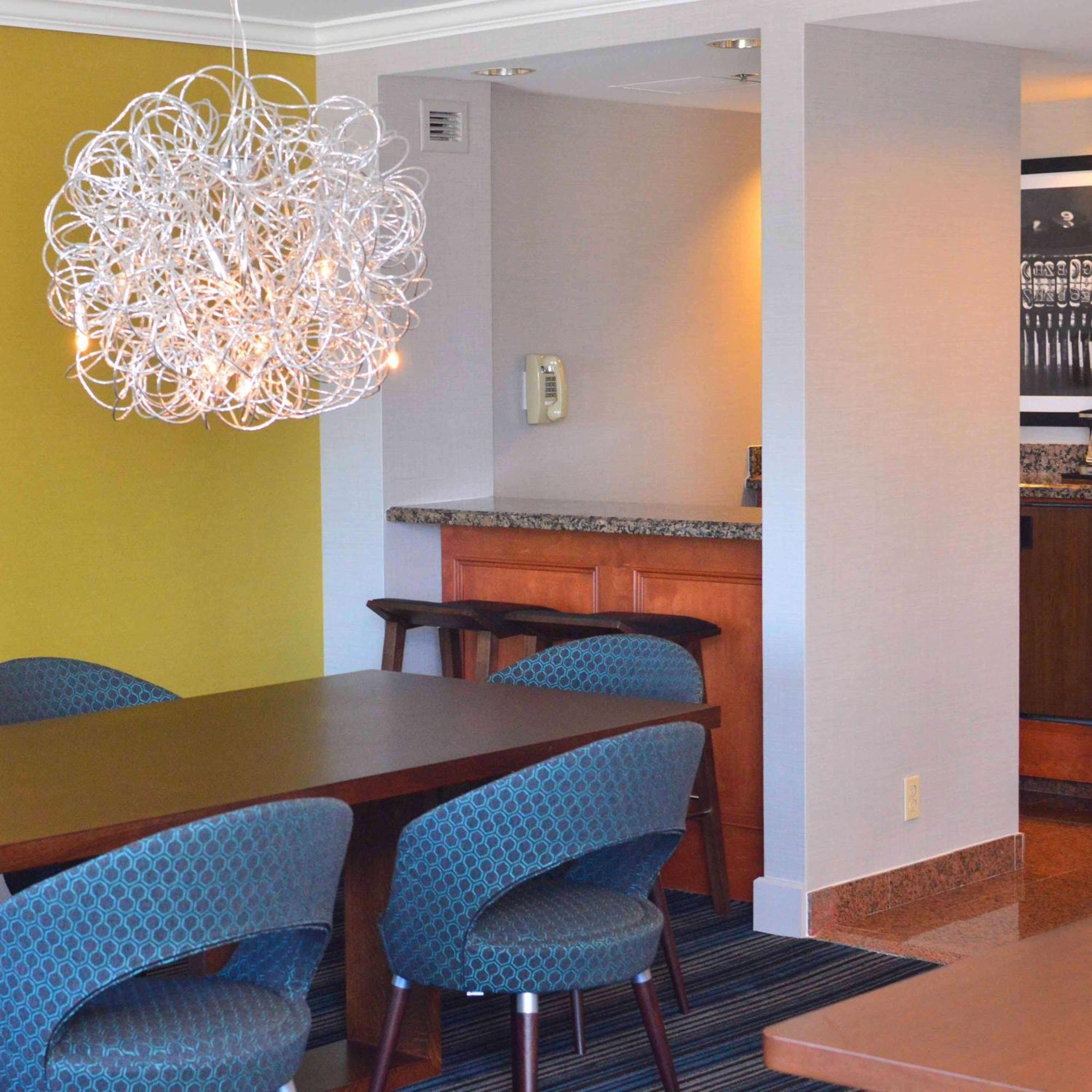 Doubletree By Hilton Newark-Fremont Hotel Екстериор снимка