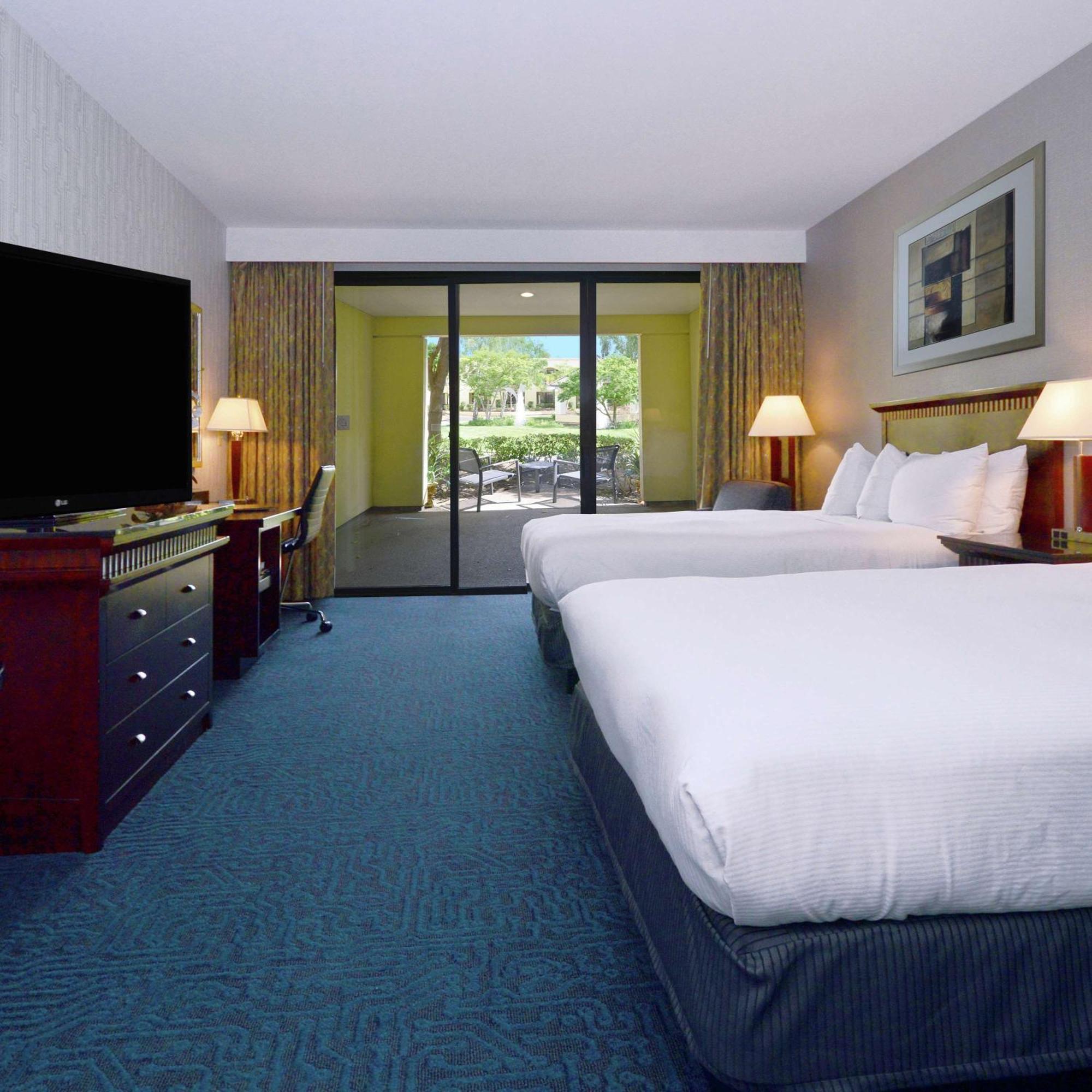 Doubletree By Hilton Newark-Fremont Hotel Екстериор снимка