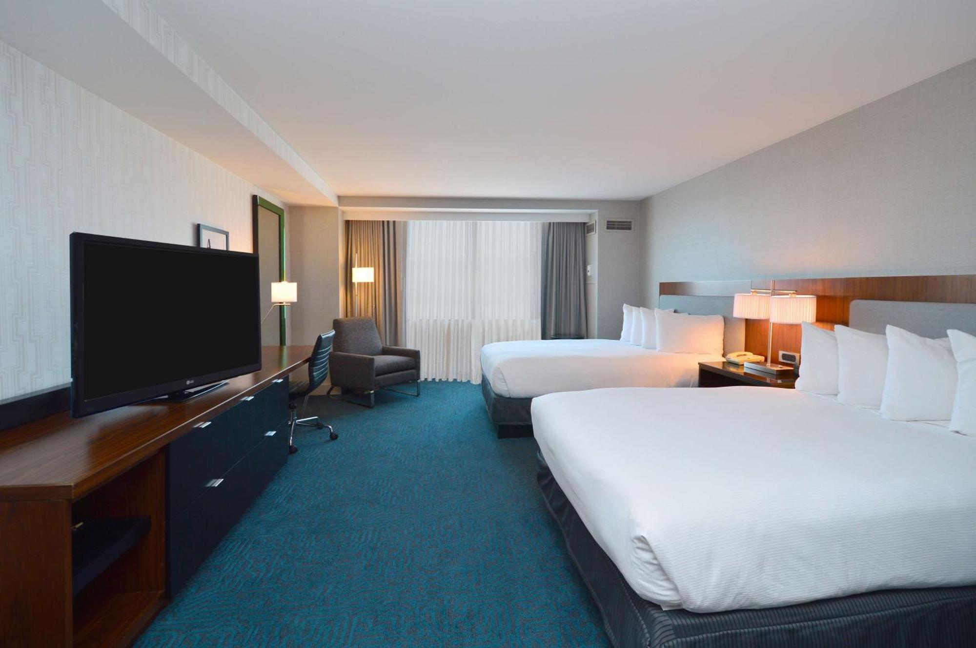 Doubletree By Hilton Newark-Fremont Hotel Екстериор снимка