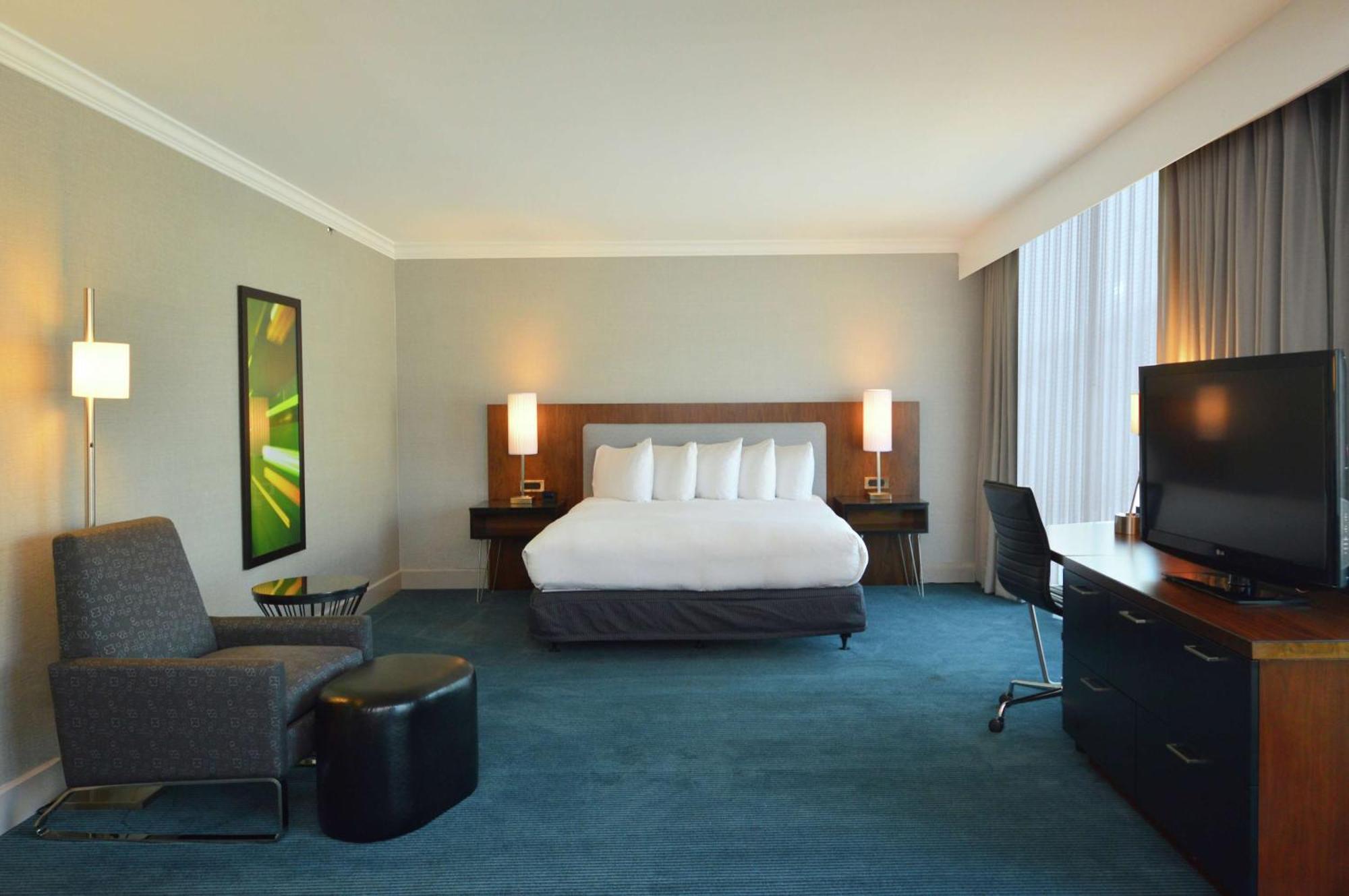 Doubletree By Hilton Newark-Fremont Hotel Екстериор снимка