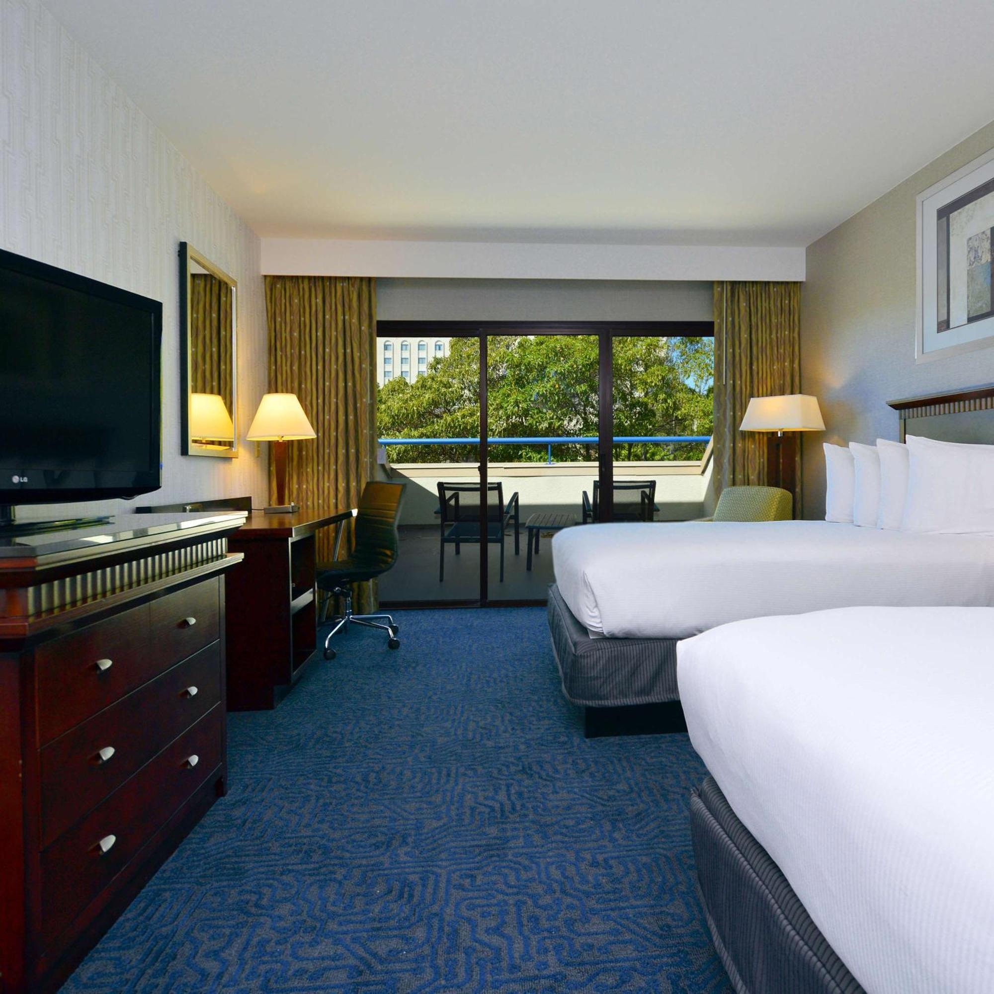 Doubletree By Hilton Newark-Fremont Hotel Екстериор снимка