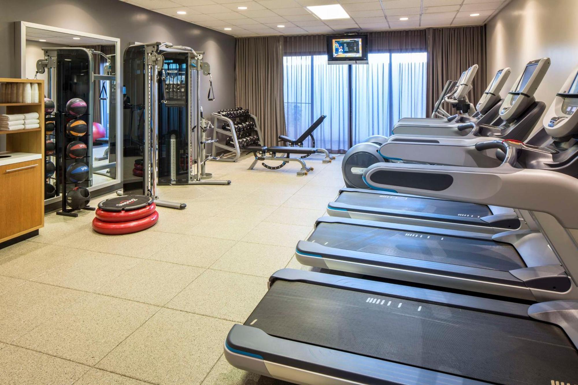 Doubletree By Hilton Newark-Fremont Hotel Екстериор снимка