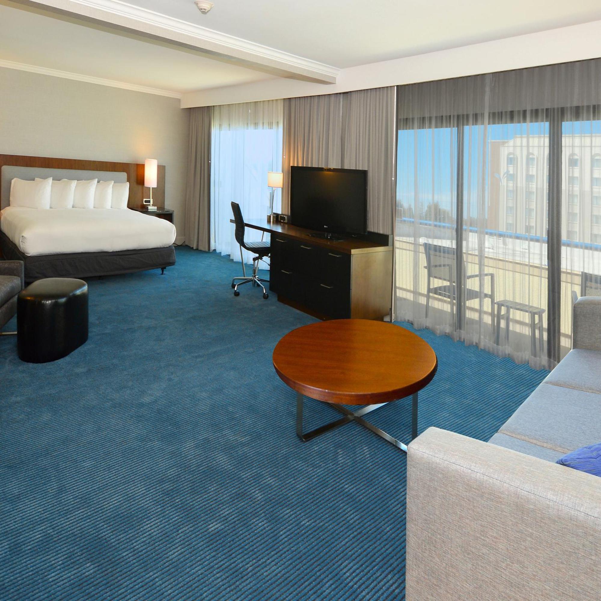Doubletree By Hilton Newark-Fremont Hotel Екстериор снимка